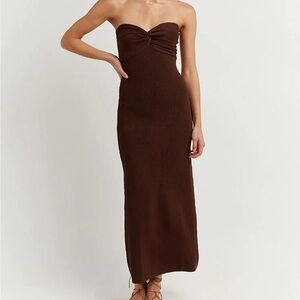 Strapless twist knot knit dress